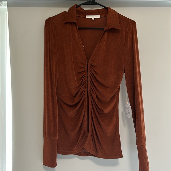 MORE TO COME Ruched Top - Picture 2 of 2